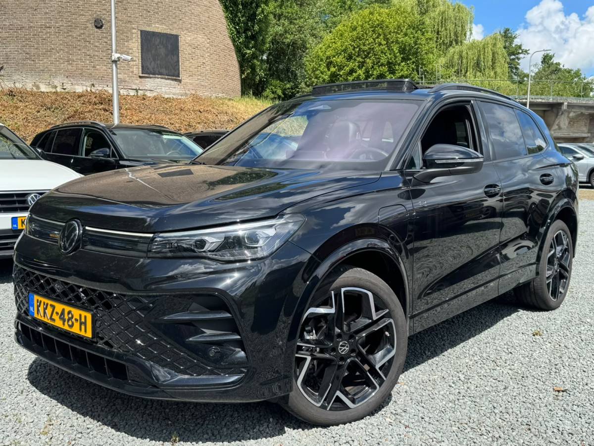 Volkswagen Tiguan Volkswagen Tiguan 1.5 eHybrid 272PK DSG R-LINE SPORT LEDER/HARMAN-KARDON/PANORAMADAK