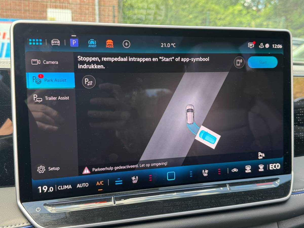Volkswagen Tiguan Volkswagen Tiguan 1.5 eHybrid 272PK DSG R-LINE SPORT LEDER/HARMAN-KARDON/PANORAMADAK