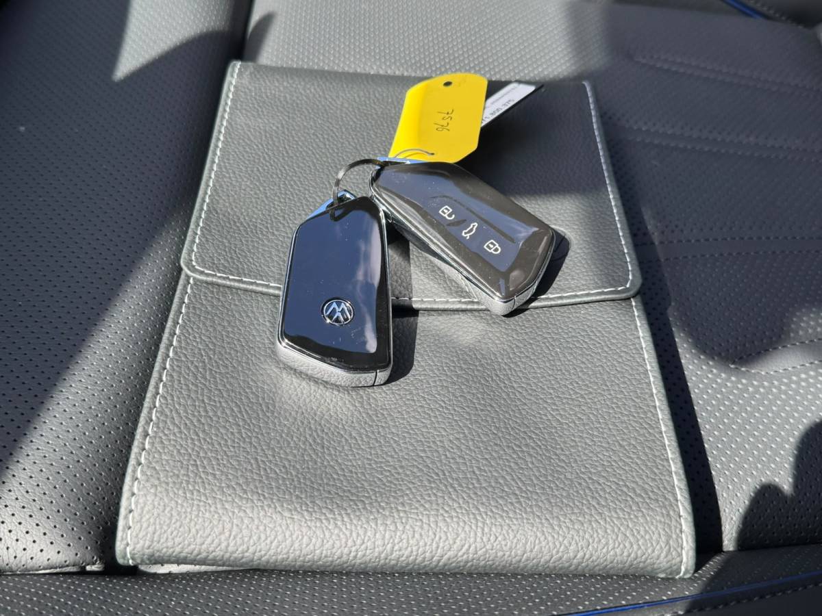 Volkswagen Tiguan Volkswagen Tiguan 1.5 eHybrid 272PK DSG R-LINE SPORT LEDER/HARMAN-KARDON/PANORAMADAK