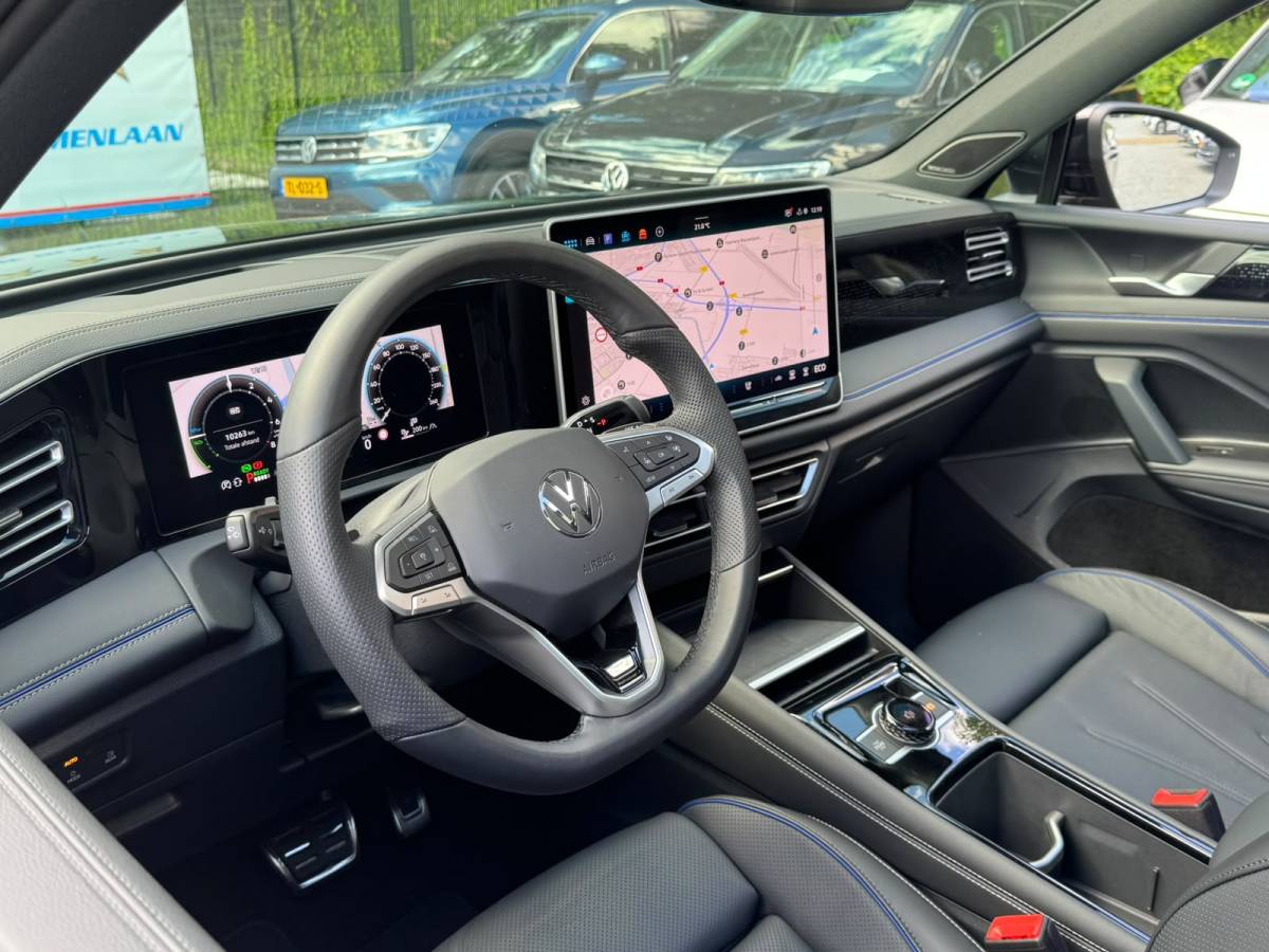 Volkswagen Tiguan Volkswagen Tiguan 1.5 eHybrid 272PK DSG R-LINE SPORT LEDER/HARMAN-KARDON/PANORAMADAK