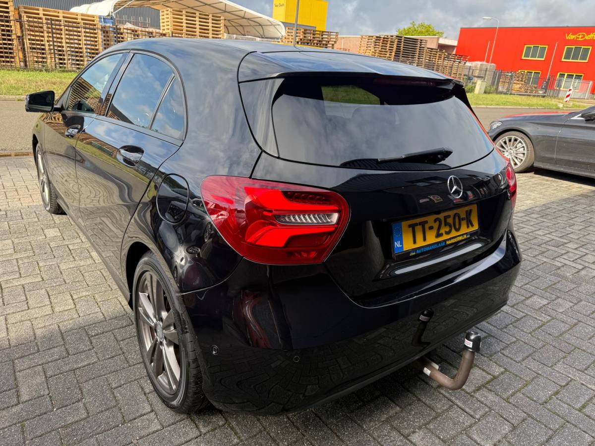 Mercedes-Benz A-Klasse Mercedes-Benz A-klasse 160 AMG Night Edition | 1E EIGENAAR | 12MND GARANTIE | LED | CRUISE | NAVI | BLUETOOTH | TREKHAAK |