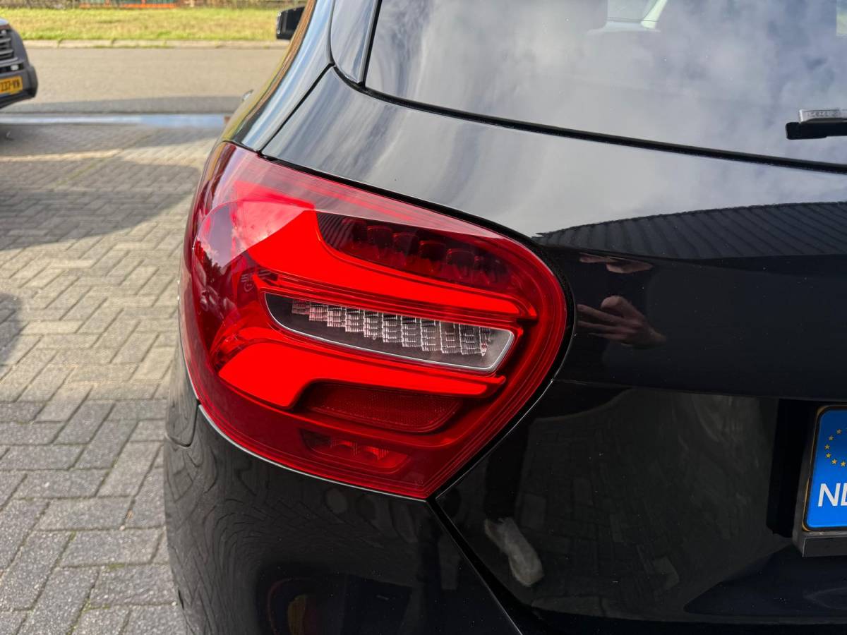 Mercedes-Benz A-Klasse Mercedes-Benz A-klasse 160 AMG Night Edition | 1E EIGENAAR | 12MND GARANTIE | LED | CRUISE | NAVI | BLUETOOTH | TREKHAAK |