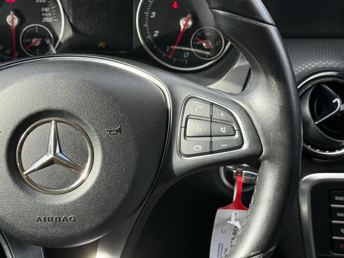 Mercedes-Benz A-Klasse Mercedes-Benz A-klasse 160 AMG Night Edition | 1E EIGENAAR | 12MND GARANTIE | LED | CRUISE | NAVI | BLUETOOTH | TREKHAAK |