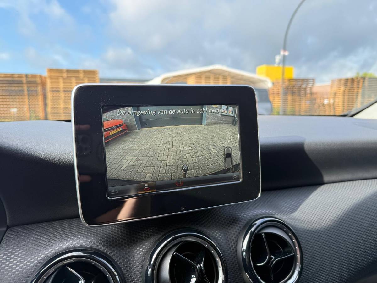 Mercedes-Benz A-Klasse Mercedes-Benz A-klasse 160 AMG Night Edition | 1E EIGENAAR | 12MND GARANTIE | LED | CRUISE | NAVI | BLUETOOTH | TREKHAAK |
