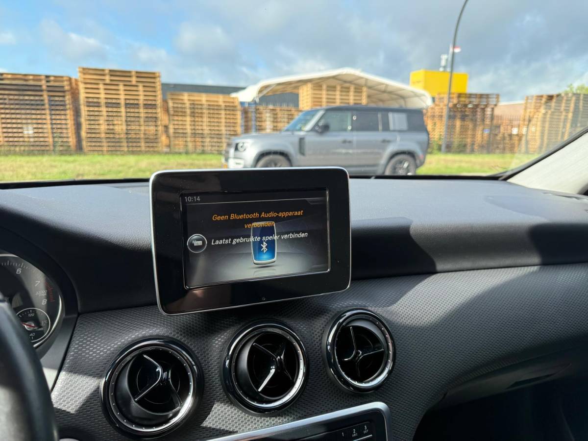 Mercedes-Benz A-Klasse Mercedes-Benz A-klasse 160 AMG Night Edition | 1E EIGENAAR | 12MND GARANTIE | LED | CRUISE | NAVI | BLUETOOTH | TREKHAAK |