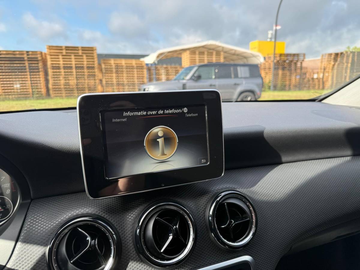 Mercedes-Benz A-Klasse Mercedes-Benz A-klasse 160 AMG Night Edition | 1E EIGENAAR | 12MND GARANTIE | LED | CRUISE | NAVI | BLUETOOTH | TREKHAAK |