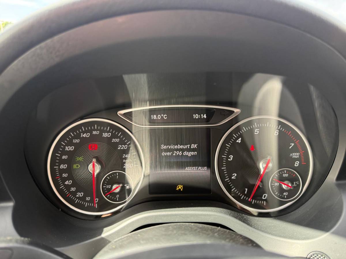 Mercedes-Benz A-Klasse Mercedes-Benz A-klasse 160 AMG Night Edition | 1E EIGENAAR | 12MND GARANTIE | LED | CRUISE | NAVI | BLUETOOTH | TREKHAAK |