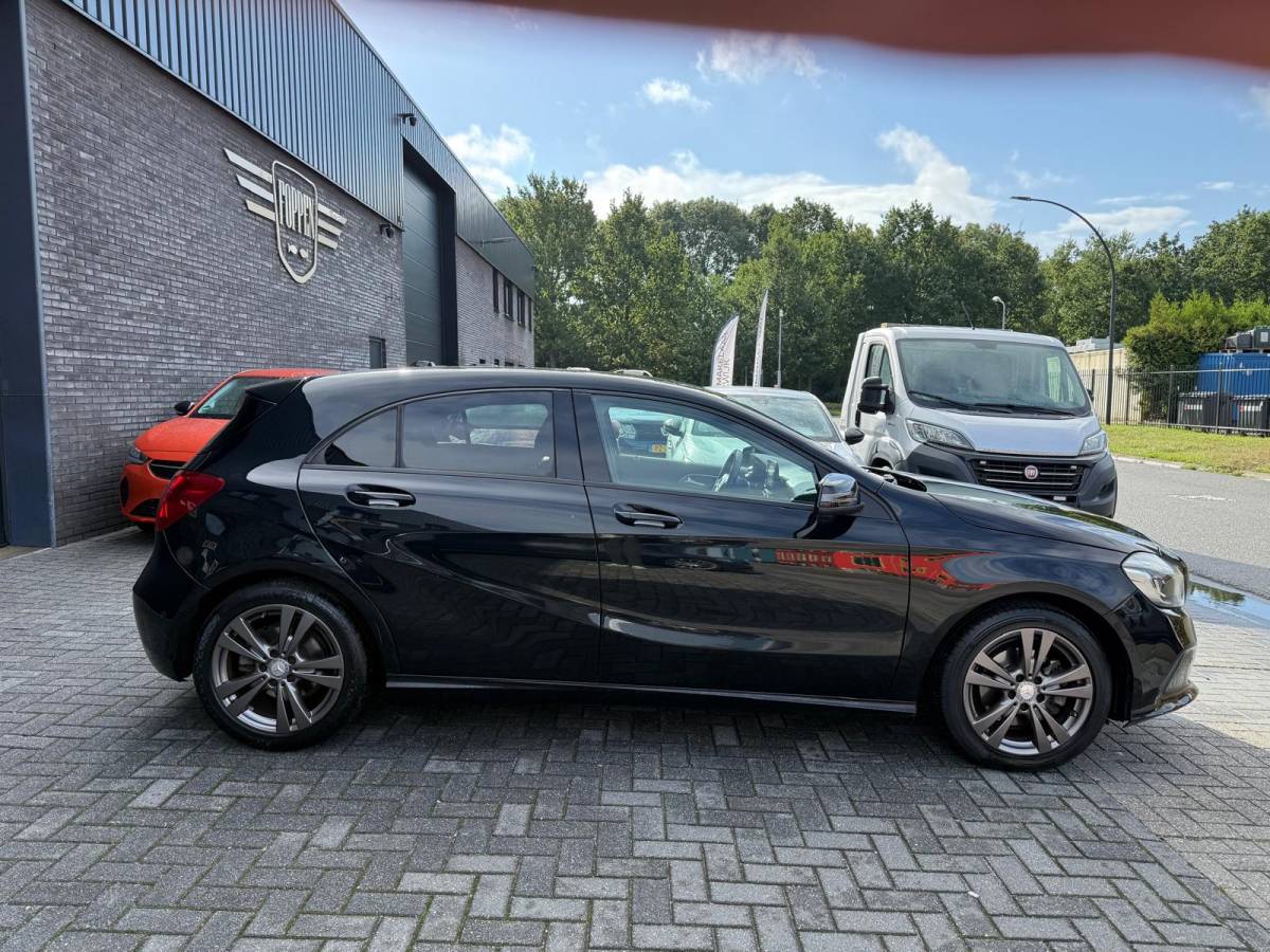 Mercedes-Benz A-Klasse Mercedes-Benz A-klasse 160 AMG Night Edition | 1E EIGENAAR | 12MND GARANTIE | LED | CRUISE | NAVI | BLUETOOTH | TREKHAAK |