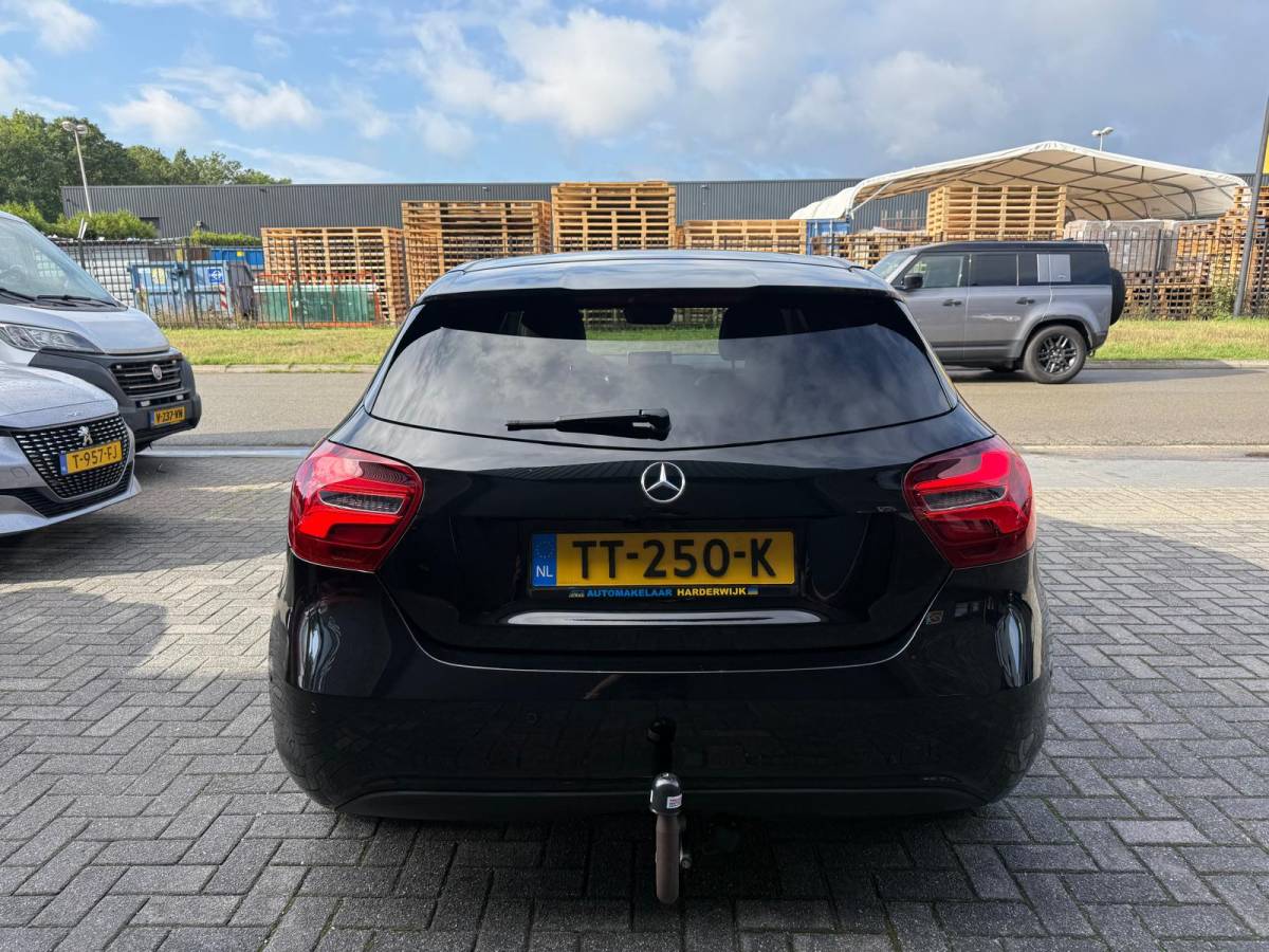 Mercedes-Benz A-Klasse Mercedes-Benz A-klasse 160 AMG Night Edition | 1E EIGENAAR | 12MND GARANTIE | LED | CRUISE | NAVI | BLUETOOTH | TREKHAAK |