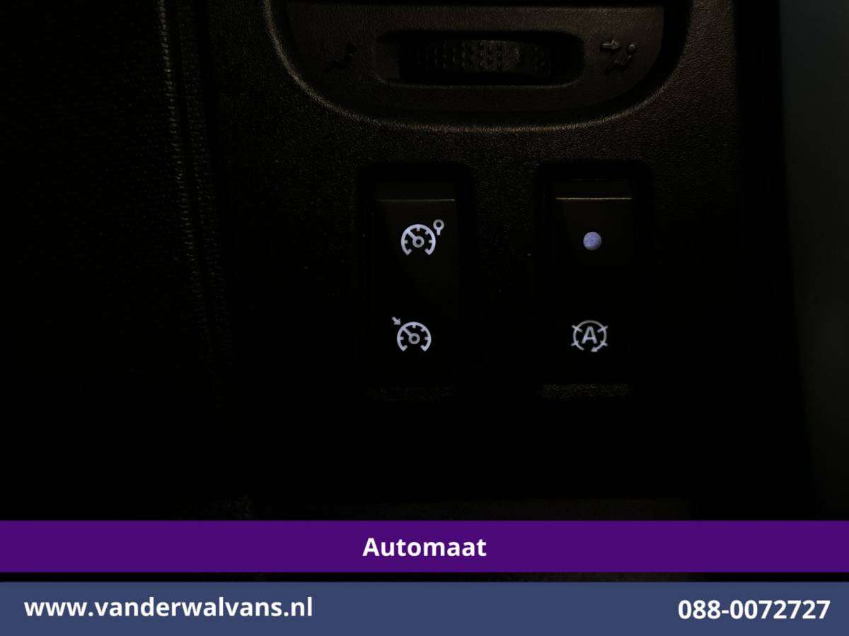 Renault Trafic Renault Trafic 2.0 dCi 146pk Automaat L2H1 Inrichting Euro6 Airco | Camera | Navigatie | Cruisecontrol Trekhaak, Parkeersensoren, Stoelverwarming