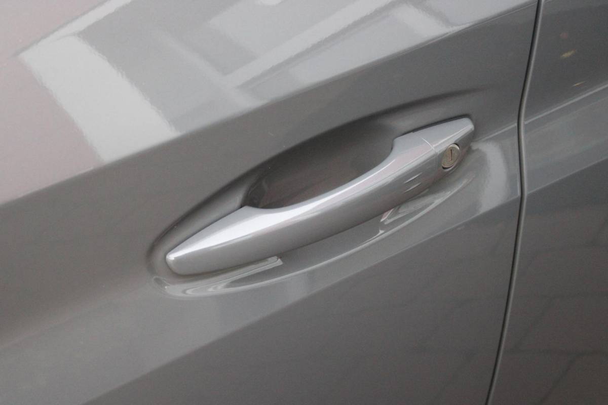 Peugeot 208 Peugeot 208 1.2 Hybrid 145PK AUTOMAAT GT PACK | PANORAMA DAK | ZWART DAK | ELEKTRISCH VERSTELBARE BESTUURDERSSTOEL MET MASSAGE FUNCTIE | CAMERA VOOR + ACHTER | ALCANTARA BEKLEDING | DODEHOEK DETECTIE | ADAPTIVE CRUISE CONTROL | NAVIGATIE | DRAADLOZE APPLE CARPLAY/ANDROID AURO | FULL LED KOPLAMPEN | DRAADLOZE TELEFOONLADER | STOEL VERWARMING | LICHTMETALEN VELGEN 17″ | GETINTE RUITEN |