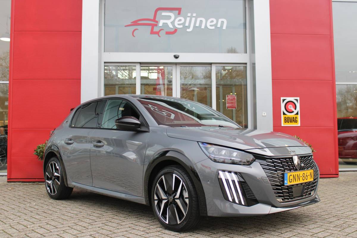 Peugeot 208 Peugeot 208 1.2 Hybrid 145PK AUTOMAAT GT PACK | PANORAMA DAK | ZWART DAK | ELEKTRISCH VERSTELBARE BESTUURDERSSTOEL MET MASSAGE FUNCTIE | CAMERA VOOR + ACHTER | ALCANTARA BEKLEDING | DODEHOEK DETECTIE | ADAPTIVE CRUISE CONTROL | NAVIGATIE | DRAADLOZE APPLE CARPLAY/ANDROID AURO | FULL LED KOPLAMPEN | DRAADLOZE TELEFOONLADER | STOEL VERWARMING | LICHTMETALEN VELGEN 17″ | GETINTE RUITEN |