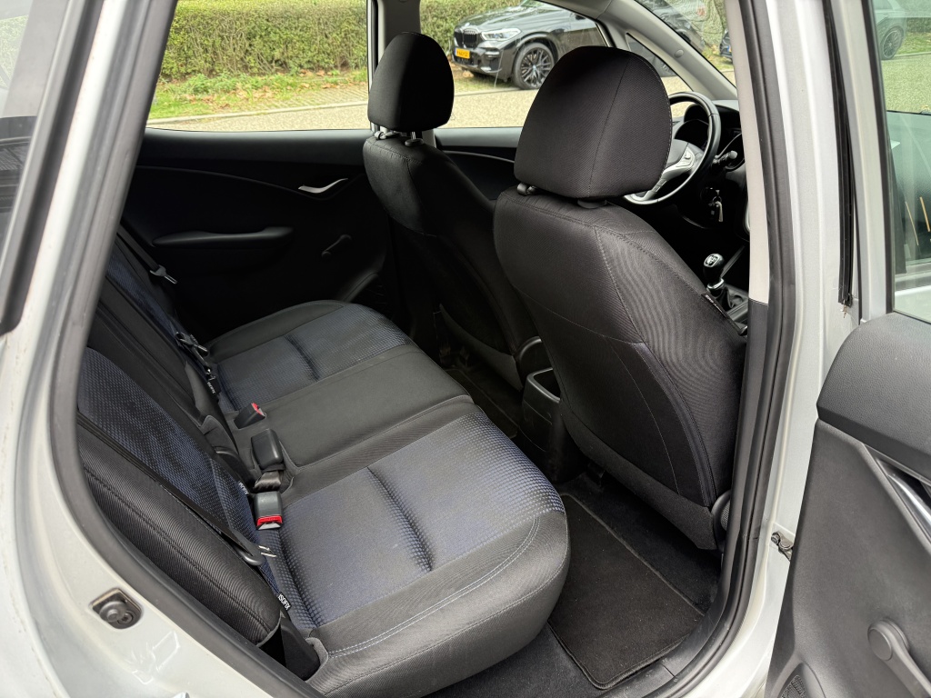 Hyundai ix20 Hyundai ix20 1.4i i-Motion | Hoge instap | Airco | 66dkm! | Trekhaak