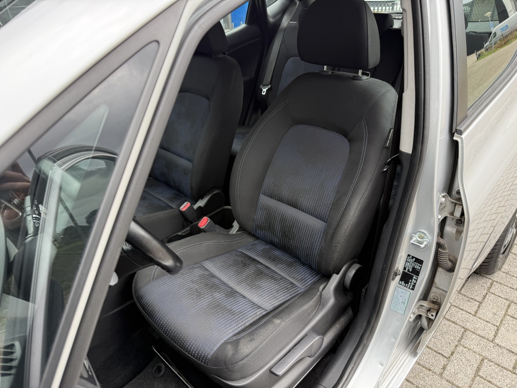 Hyundai ix20 Hyundai ix20 1.4i i-Motion | Hoge instap | Airco | 66dkm! | Trekhaak