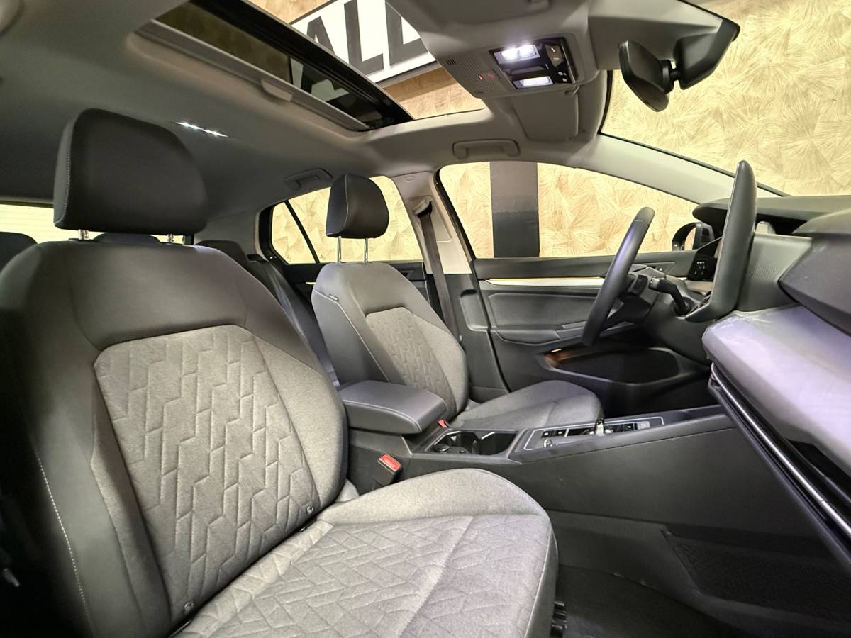 Volkswagen Golf Volkswagen GOLF 1.5 eHybrid Life Edition | Camera | Pano | Sfeerverlichting | Led | Carplay