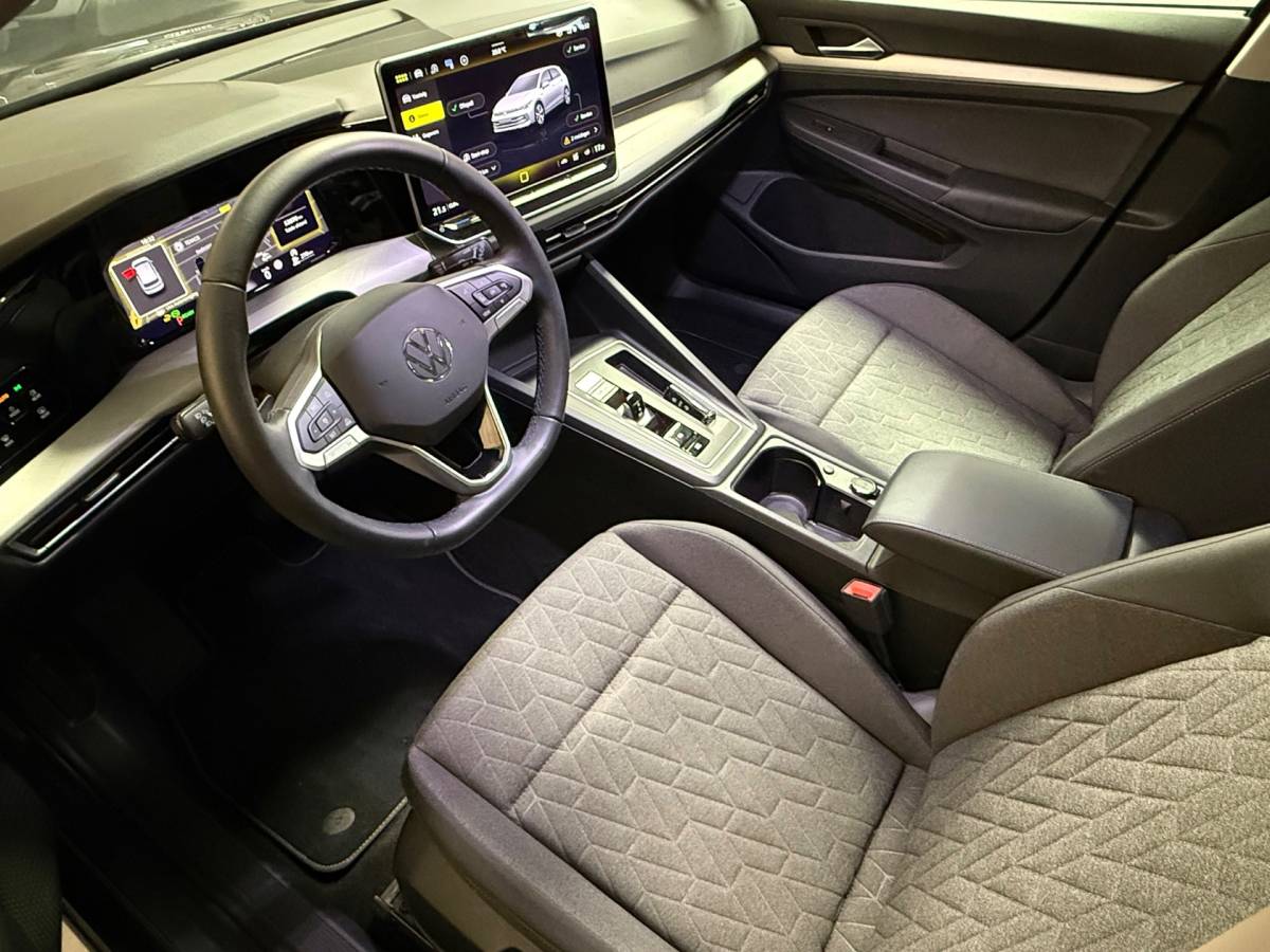 Volkswagen Golf Volkswagen GOLF 1.5 eHybrid Life Edition | Camera | Pano | Sfeerverlichting | Led | Carplay