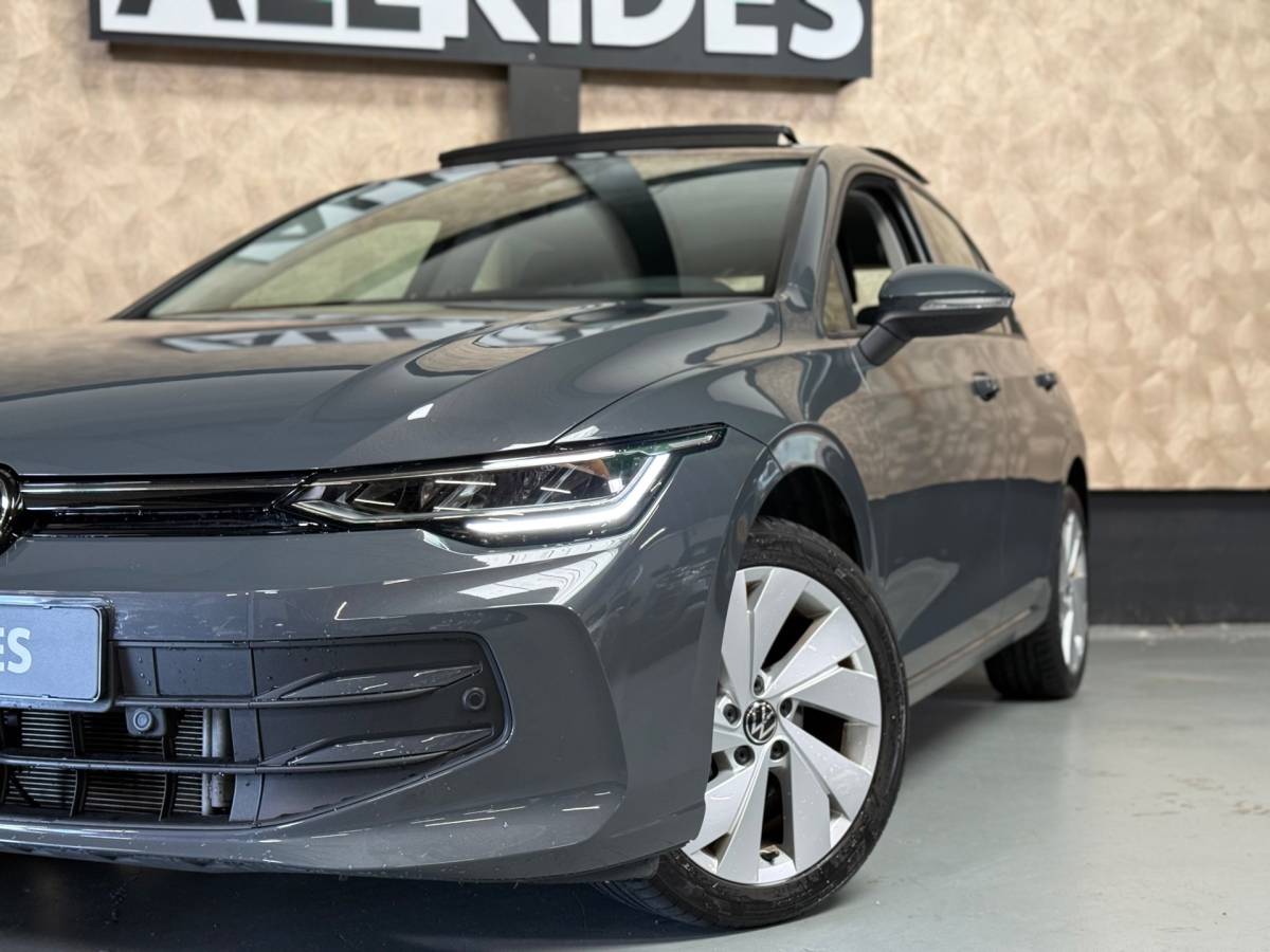 Volkswagen Golf Volkswagen GOLF 1.5 eHybrid Life Edition | Camera | Pano | Sfeerverlichting | Led | Carplay