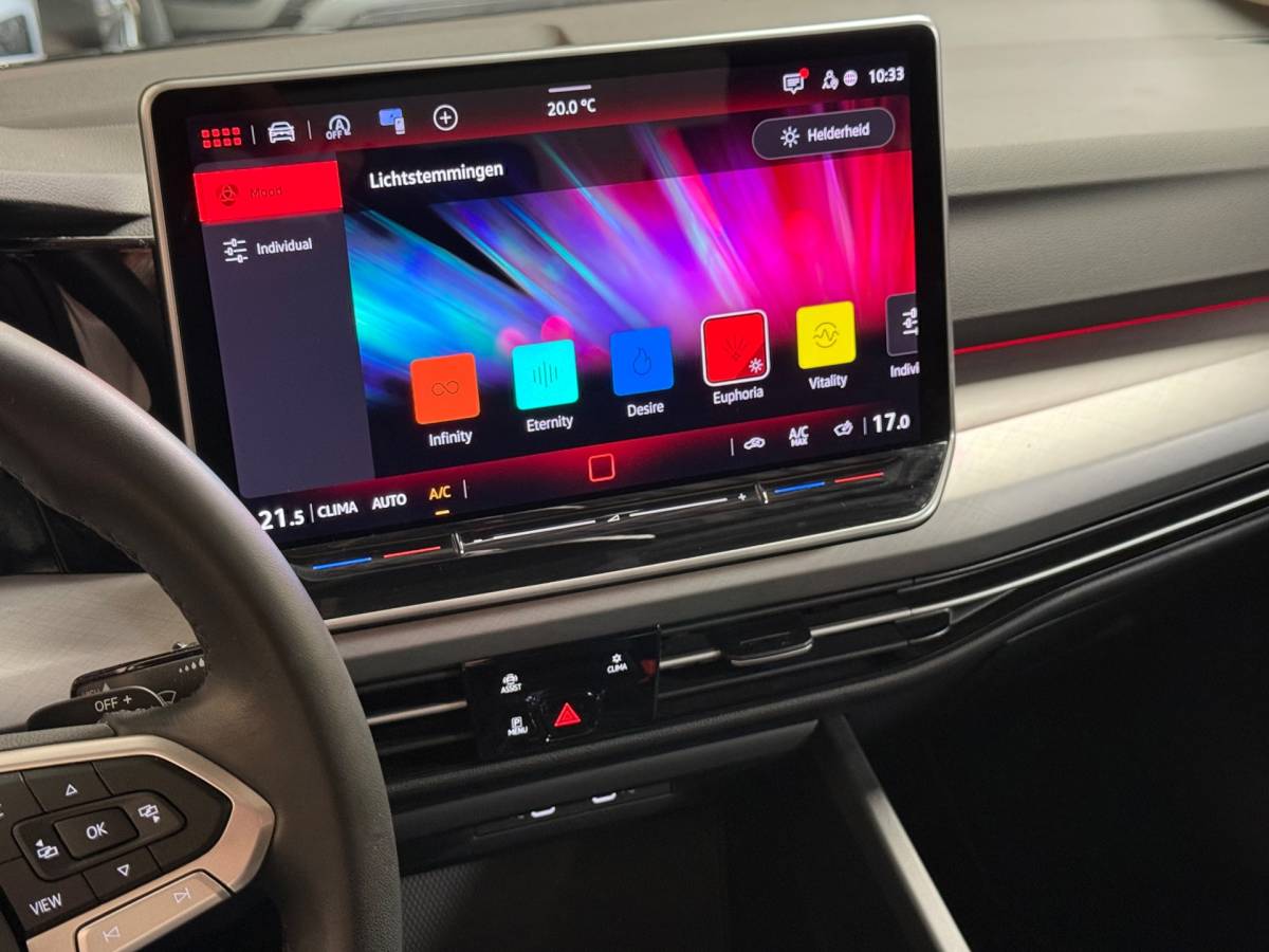 Volkswagen Golf Volkswagen GOLF 1.5 eHybrid Life Edition | Camera | Pano | Sfeerverlichting | Led | Carplay