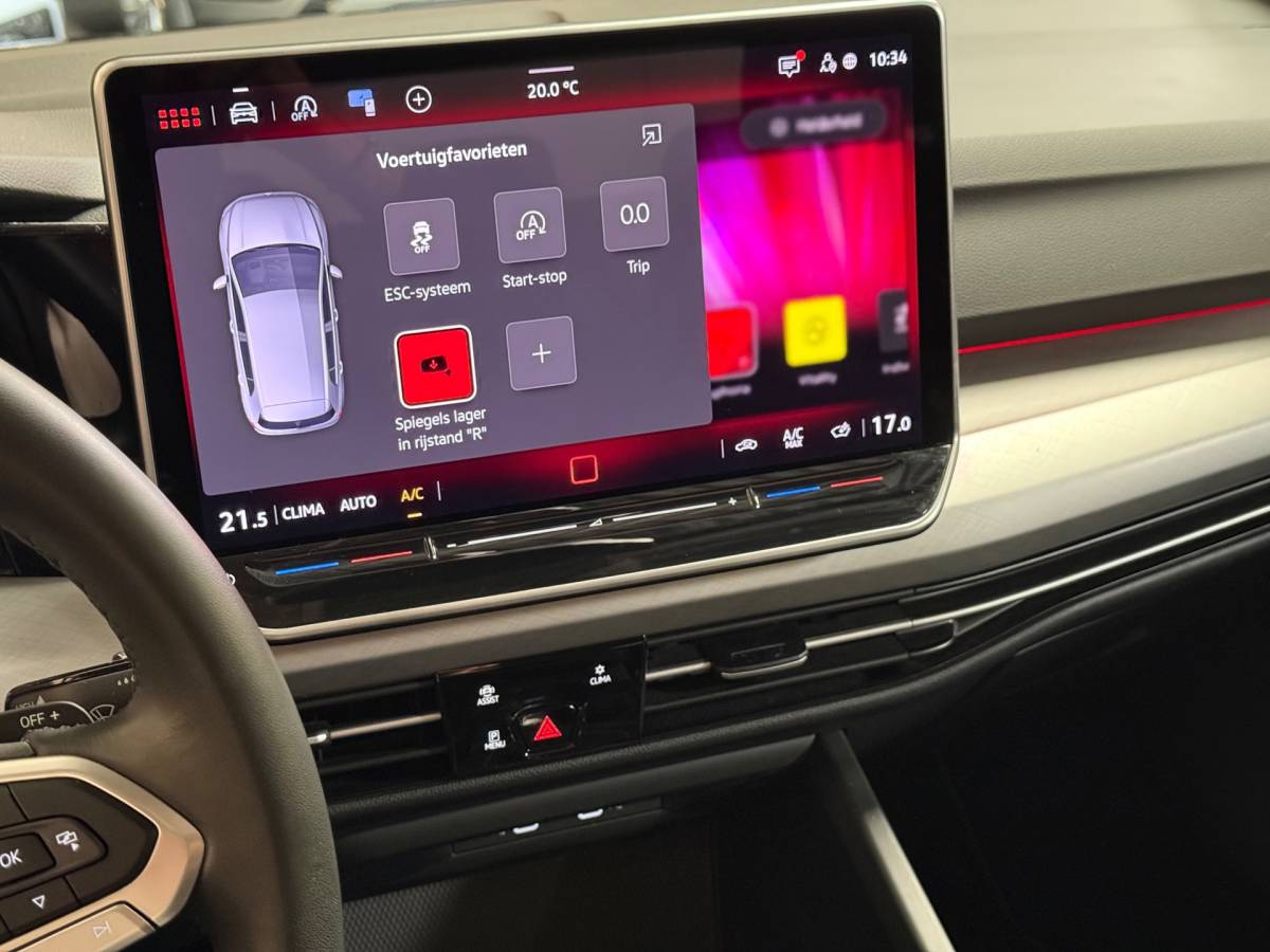 Volkswagen Golf Volkswagen GOLF 1.5 eHybrid Life Edition | Camera | Pano | Sfeerverlichting | Led | Carplay