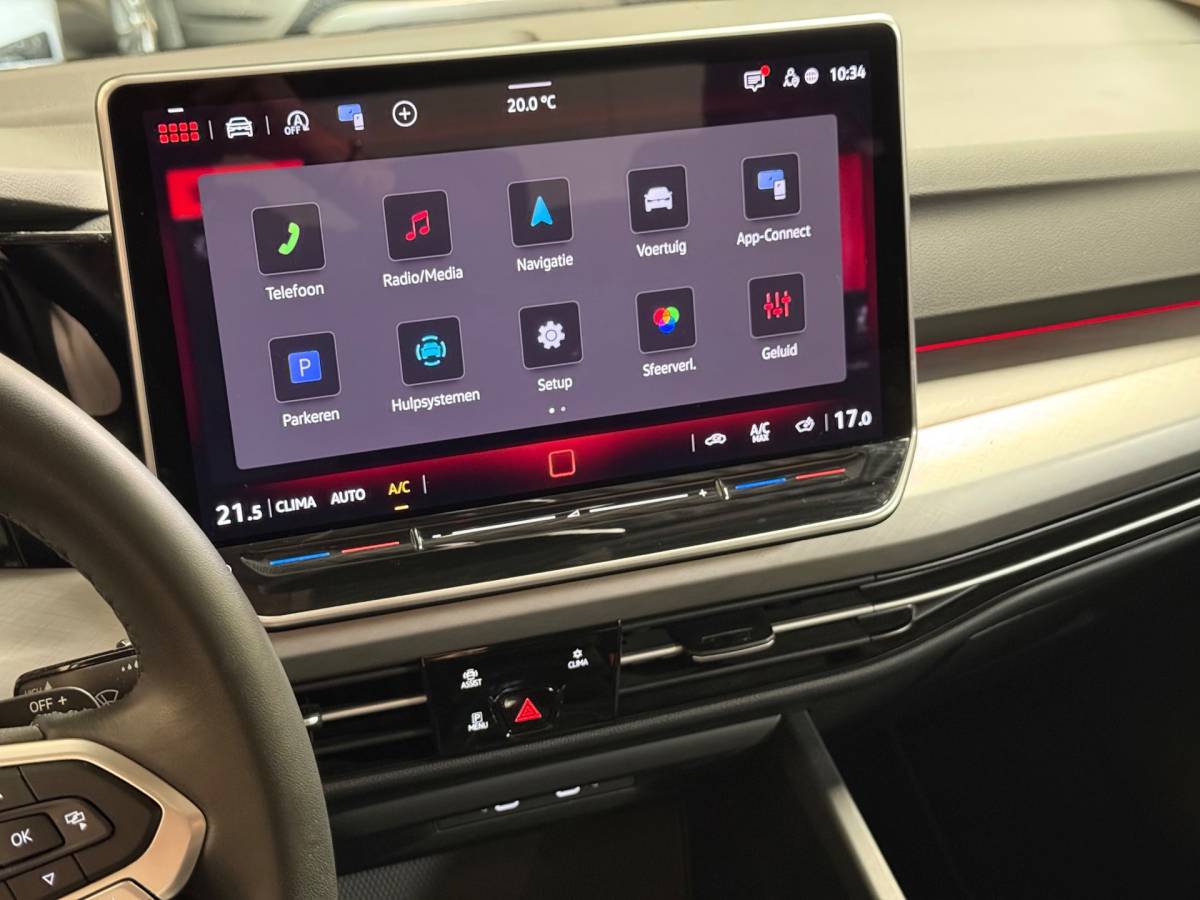 Volkswagen Golf Volkswagen GOLF 1.5 eHybrid Life Edition | Camera | Pano | Sfeerverlichting | Led | Carplay