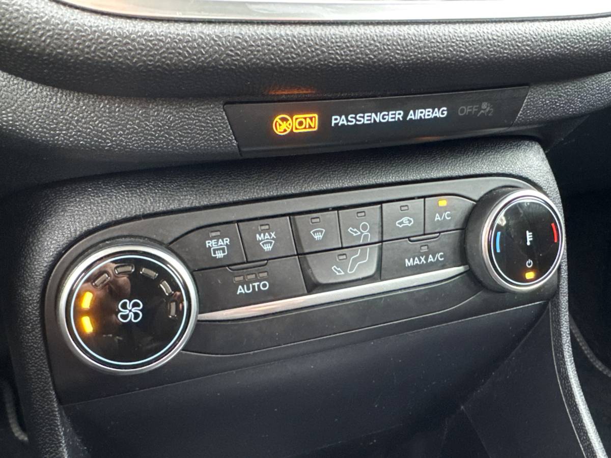 Ford Fiesta Ford Fiesta 1.0 EcoBoost Hybrid TITANIUM CRUISE/AIRCO/BLUETOOTH  1E EIG