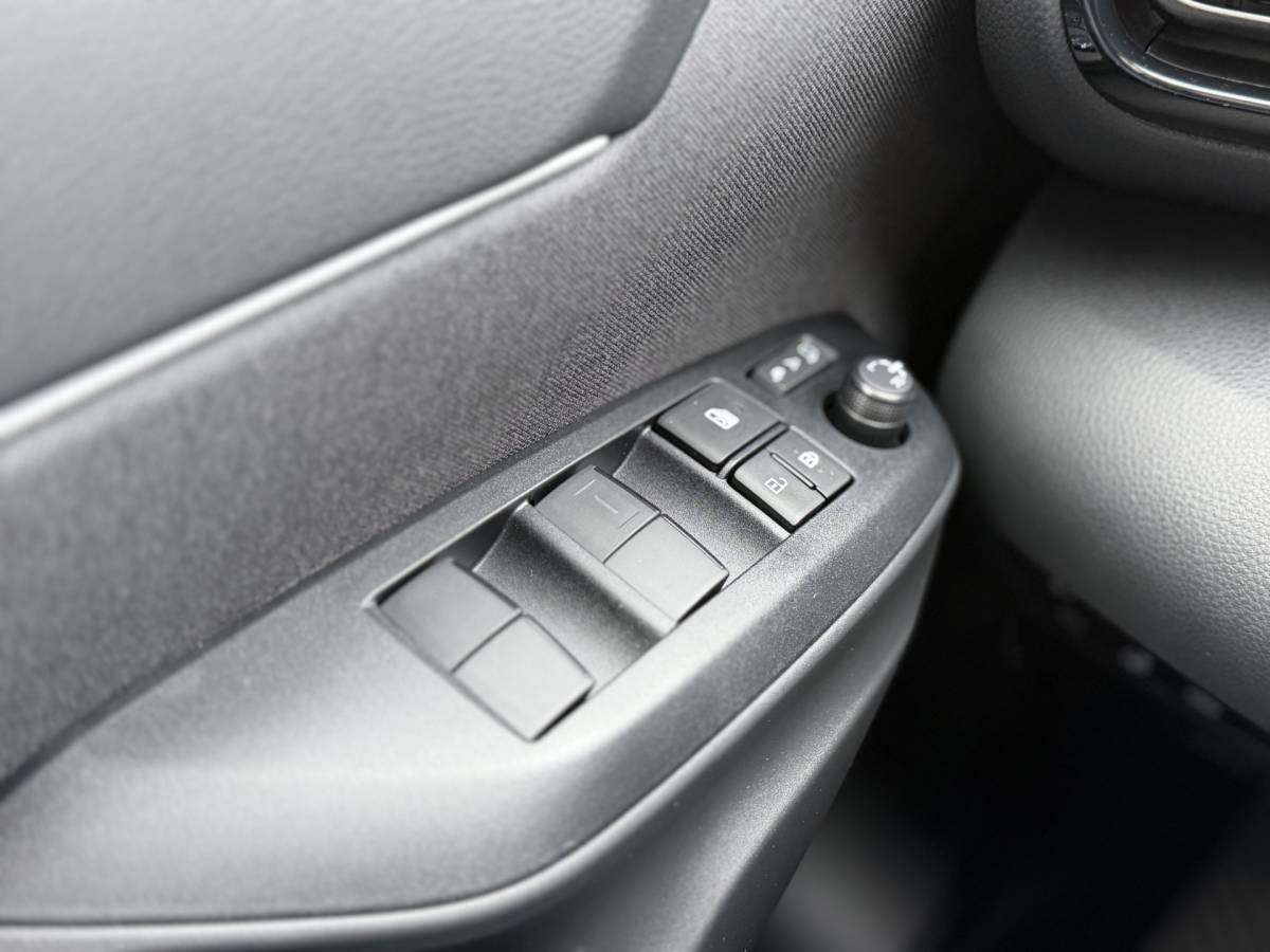 Toyota Yaris Cross Toyota Yaris Cross 1.5 Hybrid 130 Style Edition Parkeersensoren, Dodehoekdetectie, Navigatie