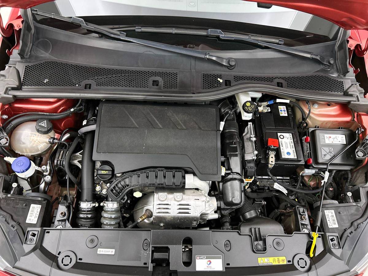 Peugeot 208 Peugeot 208 1.2 100pk AUT. Allure NAVI & CARPLAY | CRUISE