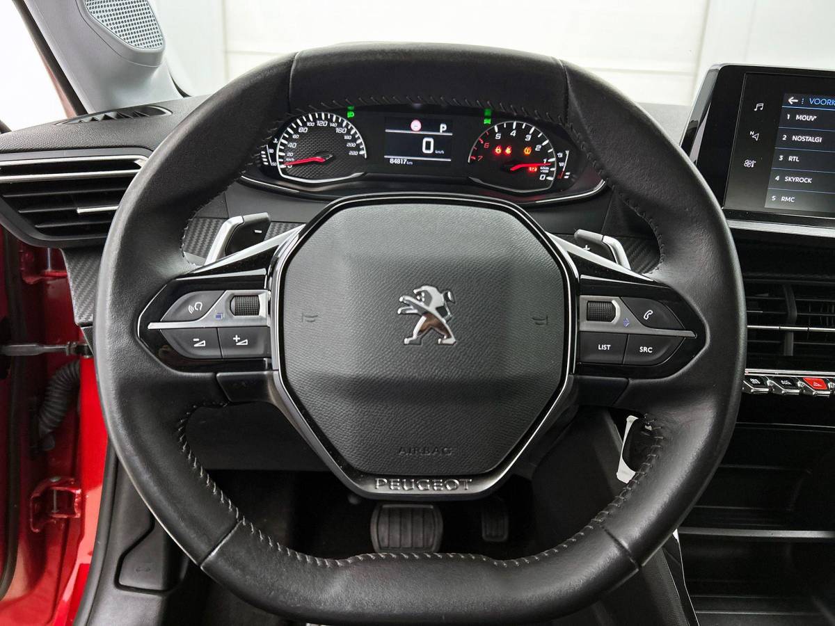 Peugeot 208 Peugeot 208 1.2 100pk AUT. Allure NAVI & CARPLAY | CRUISE