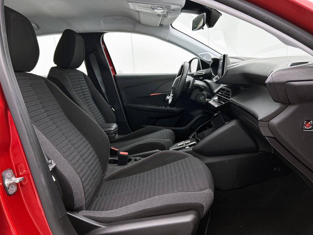 Peugeot 208 Peugeot 208 1.2 100pk AUT. Allure NAVI & CARPLAY | CRUISE
