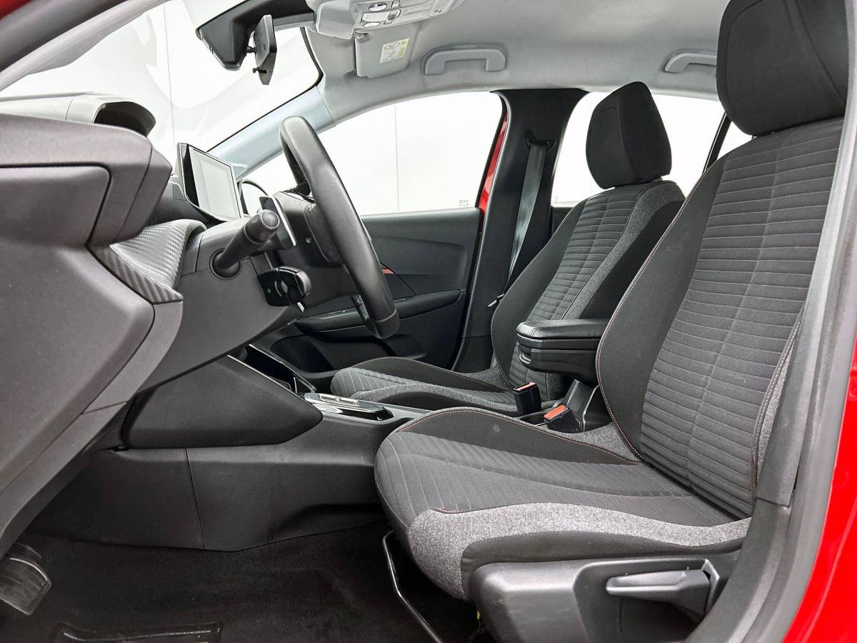 Peugeot 208 Peugeot 208 1.2 100pk AUT. Allure NAVI & CARPLAY | CRUISE