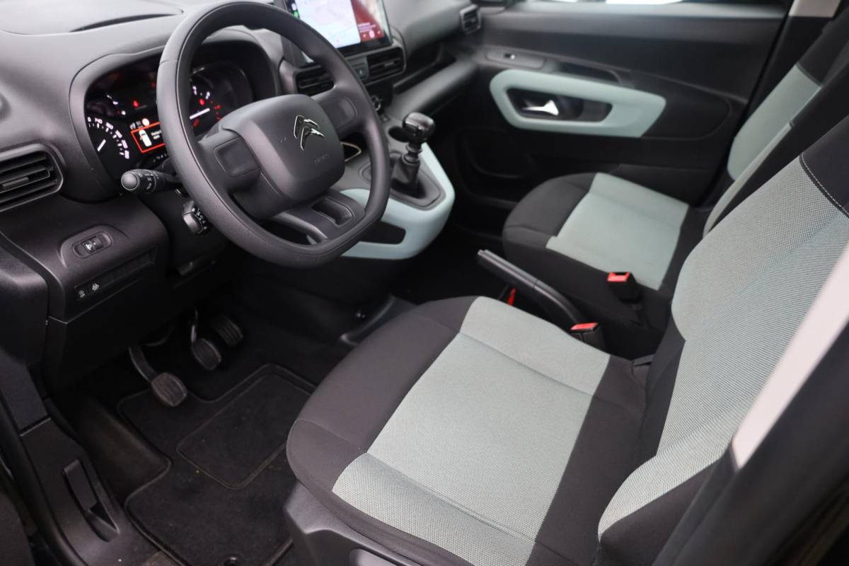 Citroën Berlingo Citroen Berlingo 1.2 PureTech TREKHAAK CARPLAY CAMERA CRUISE VERKEERSBORD/RIJBAANDETECTIE