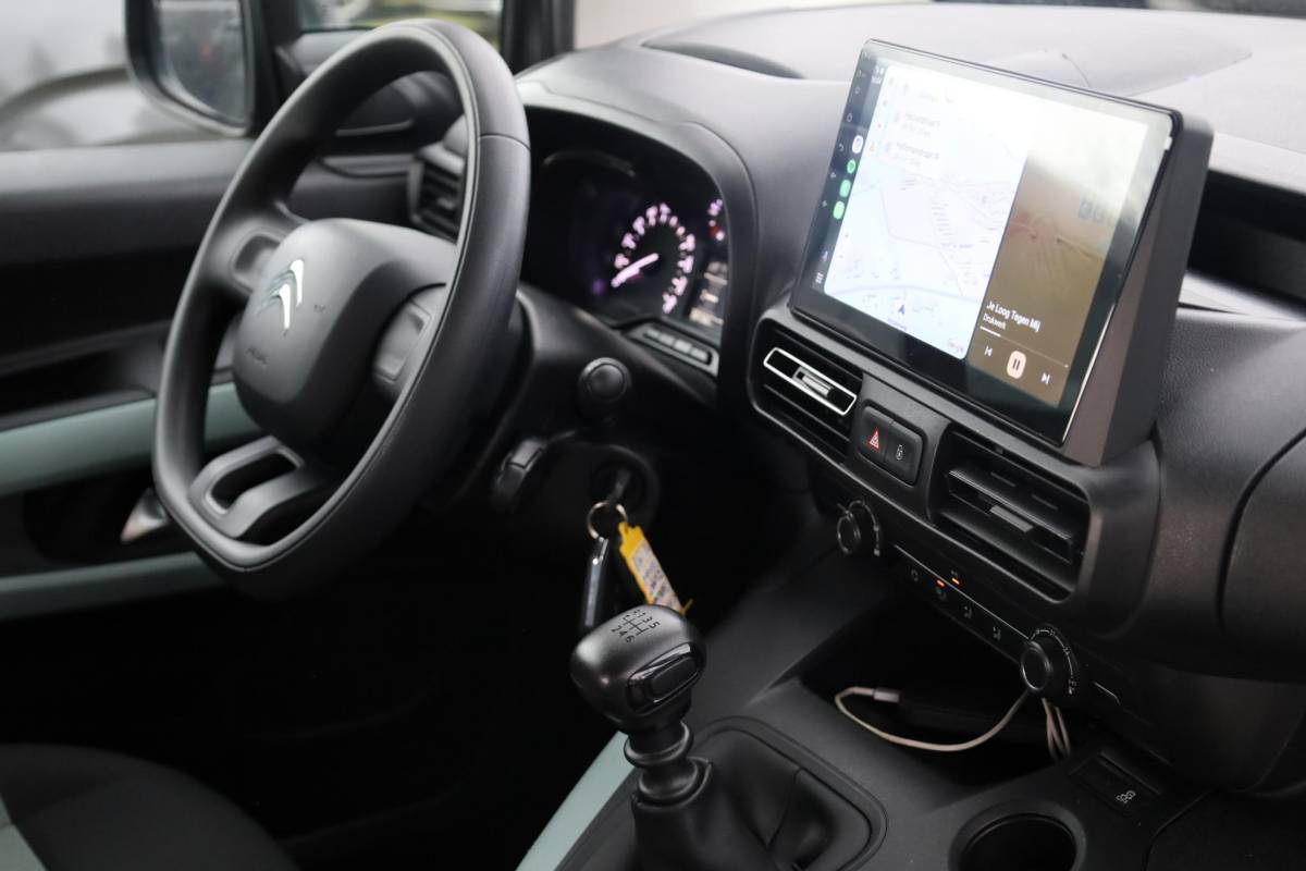 Citroën Berlingo Citroen Berlingo 1.2 PureTech TREKHAAK CARPLAY CAMERA CRUISE VERKEERSBORD/RIJBAANDETECTIE