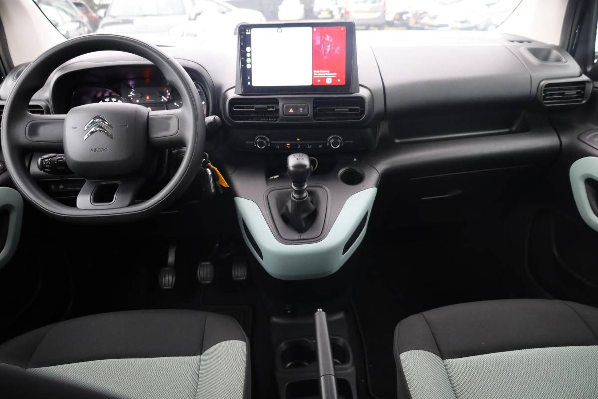 Citroën Berlingo Citroen Berlingo 1.2 PureTech TREKHAAK CARPLAY CAMERA CRUISE VERKEERSBORD/RIJBAANDETECTIE