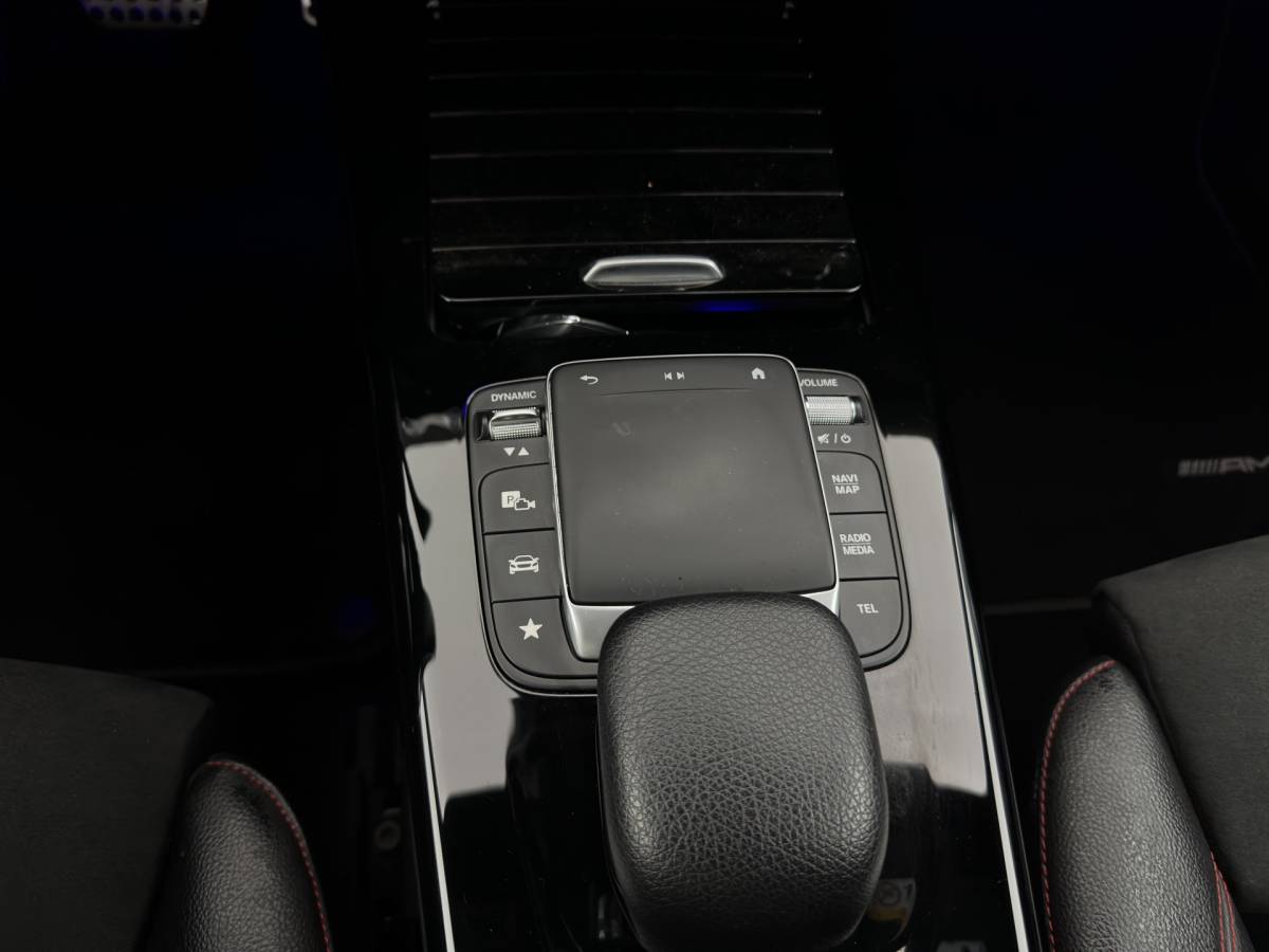 Mercedes-Benz CLA Mercedes-Benz CLA-klasse Shooting Brake 180 d Business Solution AMG (INCL.BTW) Aut. *LEATHER-MICROFIBRE | FULL-LED | HEATED-SPORTSEATS | AMBIENT-LIGHT | DIGI-COCKPIT | DAB+ | NAVI-FULLMAP | CAMERA | PRIVACYGLASS | SHIFTPADDLES | 18”ALU*