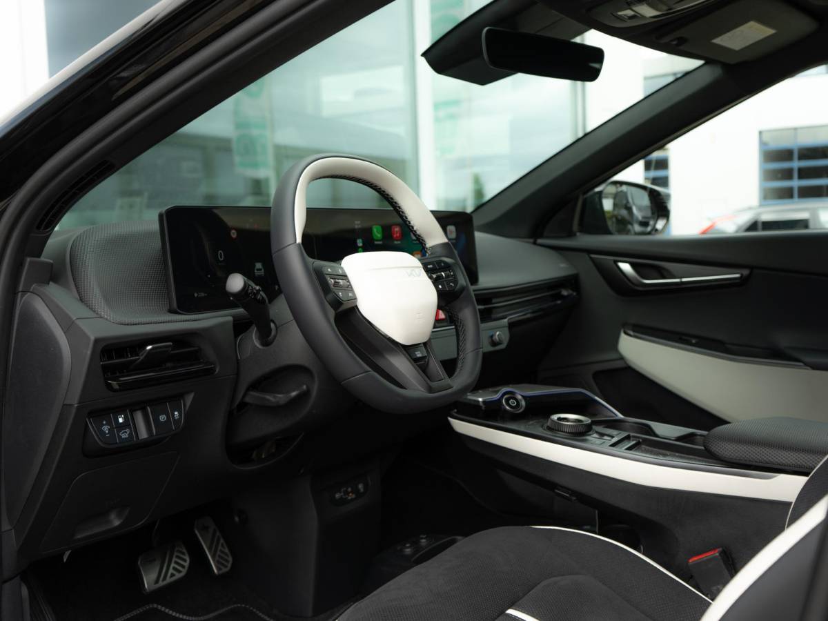 Kia EV6 Kia EV6 GT-Line Business Edition 84 kWh Speciale uitvoering | 21 inch GT velgen | Hifi upgrade met Subwoofer | Gele remklauwen | Stoel verwarming l Elektrische kofferklep | GT pakket | LED | Keyless | 20 inch LMV