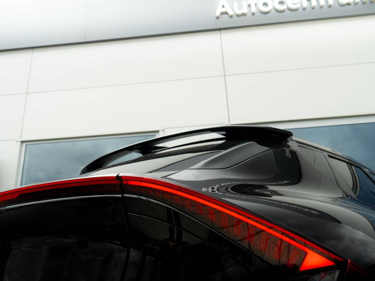 Kia EV6 Kia EV6 GT-Line Business Edition 84 kWh Speciale uitvoering | 21 inch GT velgen | Hifi upgrade met Subwoofer | Gele remklauwen | Stoel verwarming l Elektrische kofferklep | GT pakket | LED | Keyless | 20 inch LMV