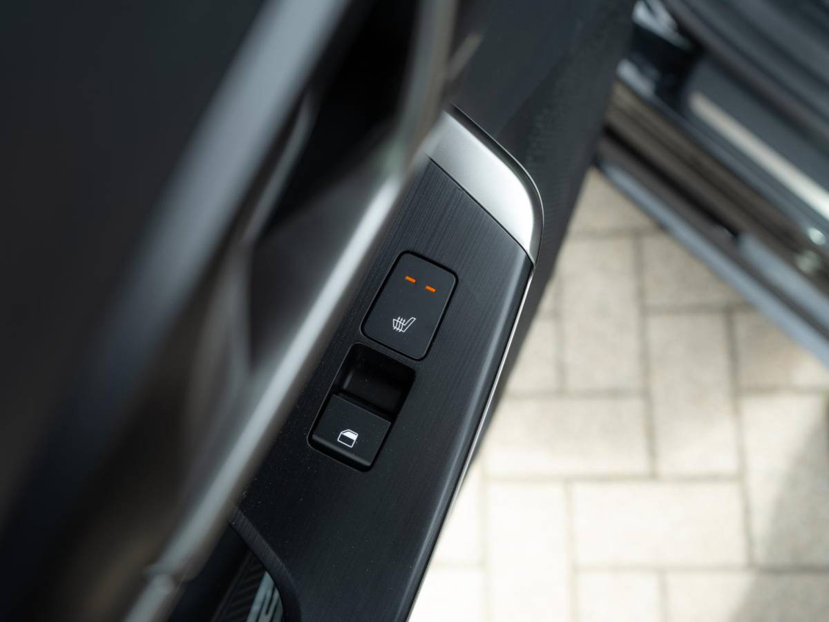 Kia EV6 Kia EV6 GT-Line Business Edition 84 kWh Speciale uitvoering | 21 inch GT velgen | Hifi upgrade met Subwoofer | Gele remklauwen | Stoel verwarming l Elektrische kofferklep | GT pakket | LED | Keyless | 20 inch LMV