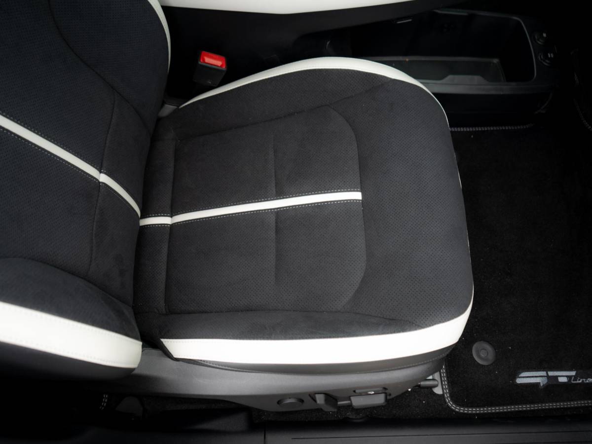 Kia EV6 Kia EV6 GT-Line Business Edition 84 kWh Speciale uitvoering | 21 inch GT velgen | Hifi upgrade met Subwoofer | Gele remklauwen | Stoel verwarming l Elektrische kofferklep | GT pakket | LED | Keyless | 20 inch LMV