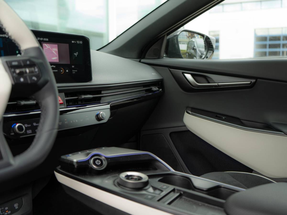 Kia EV6 Kia EV6 GT-Line Business Edition 84 kWh Speciale uitvoering | 21 inch GT velgen | Hifi upgrade met Subwoofer | Gele remklauwen | Stoel verwarming l Elektrische kofferklep | GT pakket | LED | Keyless | 20 inch LMV