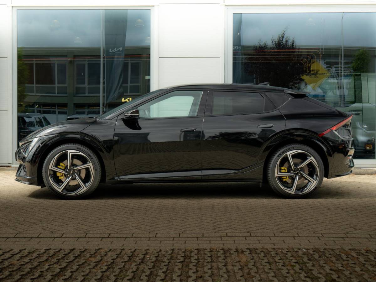 Kia EV6 Kia EV6 GT-Line Business Edition 84 kWh Speciale uitvoering | 21 inch GT velgen | Hifi upgrade met Subwoofer | Gele remklauwen | Stoel verwarming l Elektrische kofferklep | GT pakket | LED | Keyless | 20 inch LMV