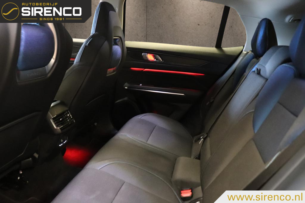 Lynk & Co 01 Lynk & Co 01 1.5 | komt binnen | panoramadak | stoelverwarming |dab | adaptive cruise control | sfeerverlichting |