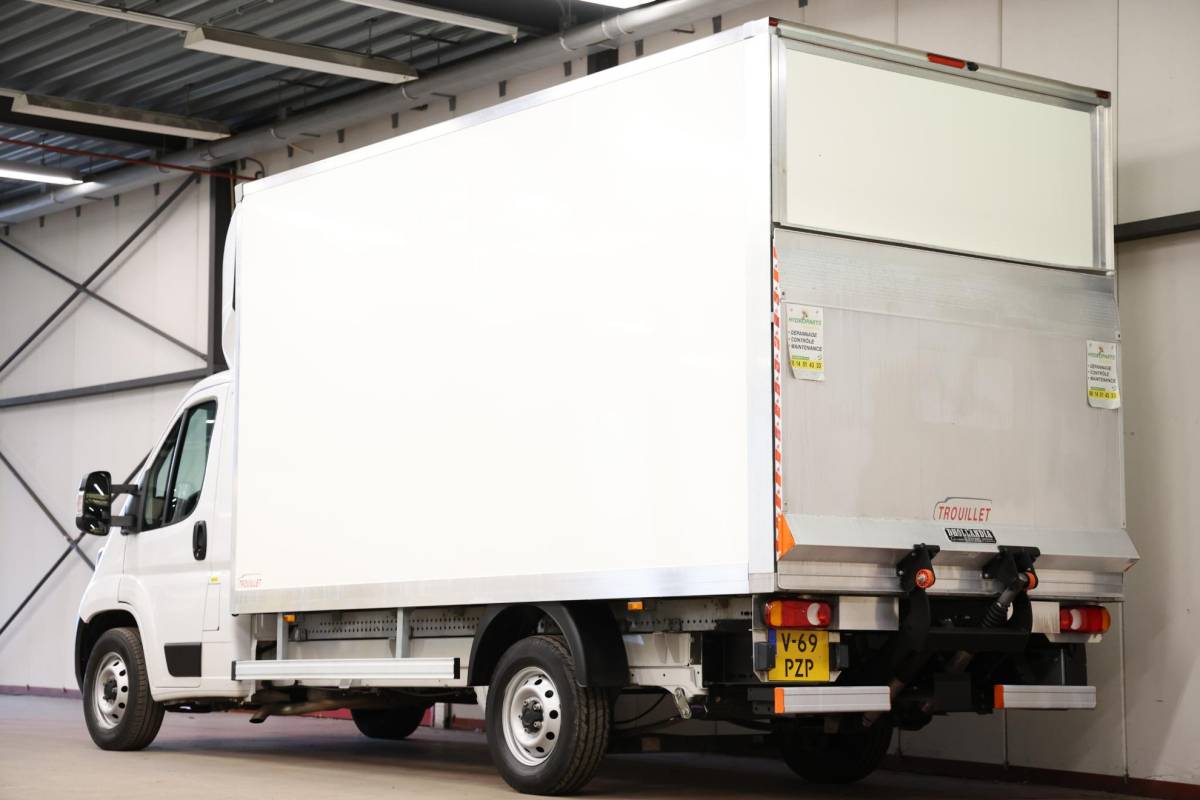 Fiat Ducato Fiat Ducato BAKWAGEN MEUBELBAK LAADKLEP