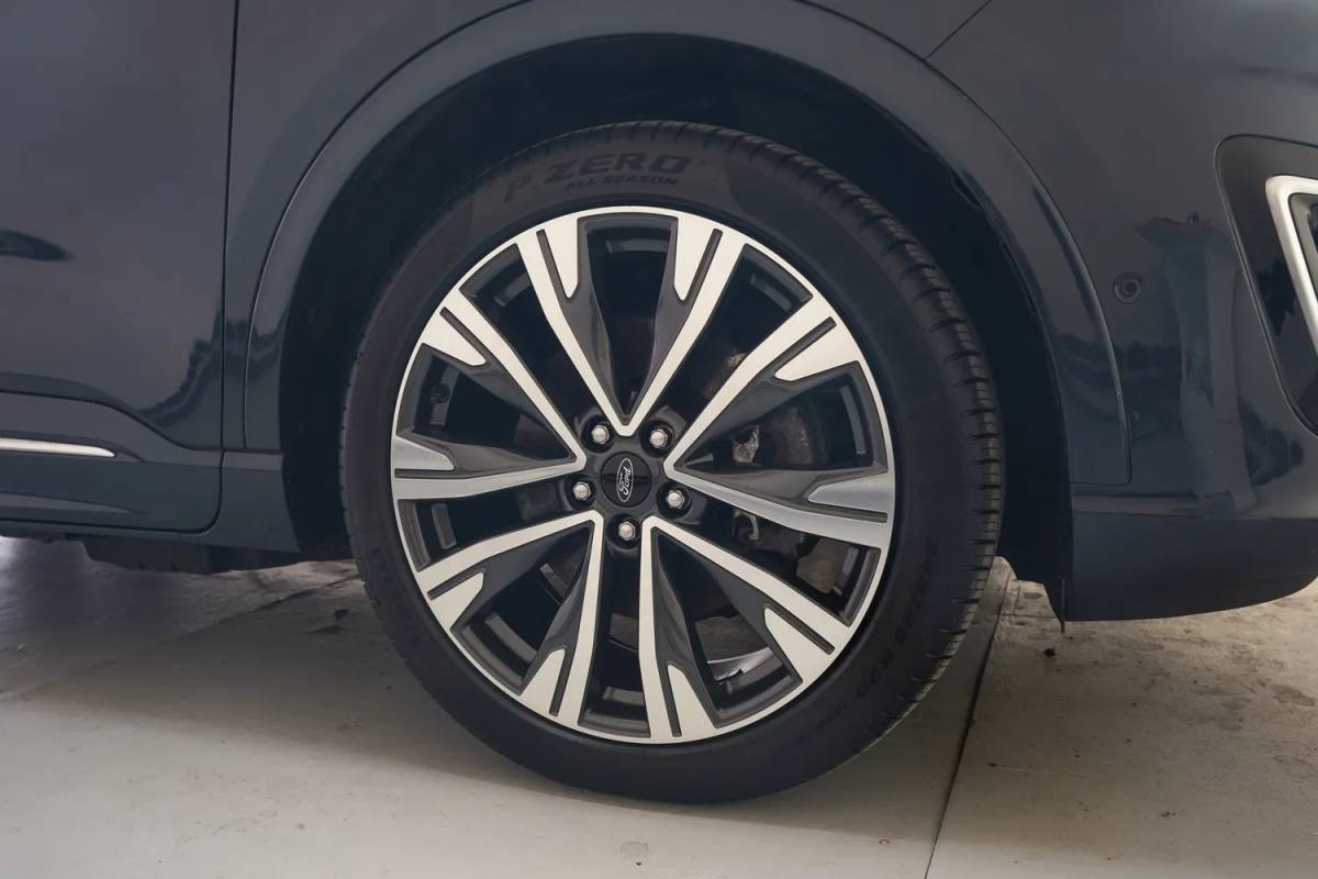 Ford Kuga Ford Kuga 2.5 PHEV Vignale [ LED Navi Camera Leder ]
