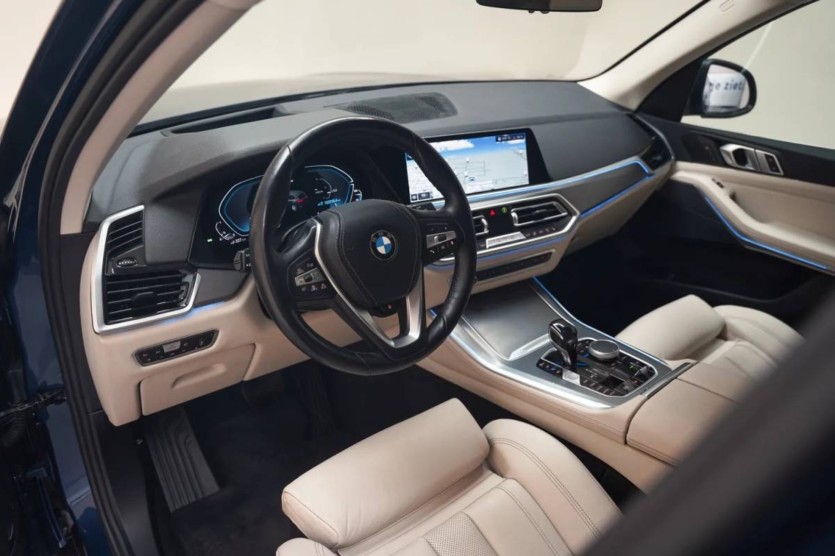 BMW X5 BMW X5 xDrive45e High Executive [ Panorama Luchtvering HUD Leder Stuur-&stoelverwarming]