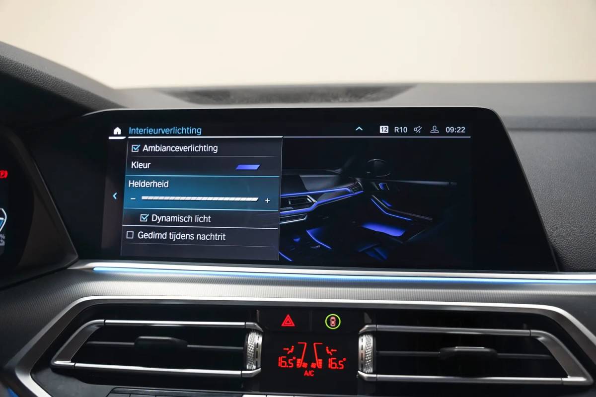 BMW X5 BMW X5 xDrive45e High Executive [ Panorama Luchtvering HUD Leder Stuur-&stoelverwarming]