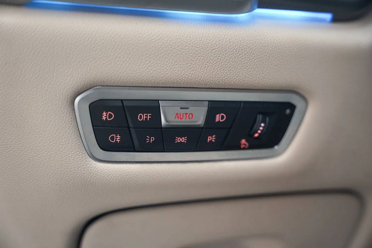 BMW X5 BMW X5 xDrive45e High Executive [ Panorama Luchtvering HUD Leder Stuur-&stoelverwarming]