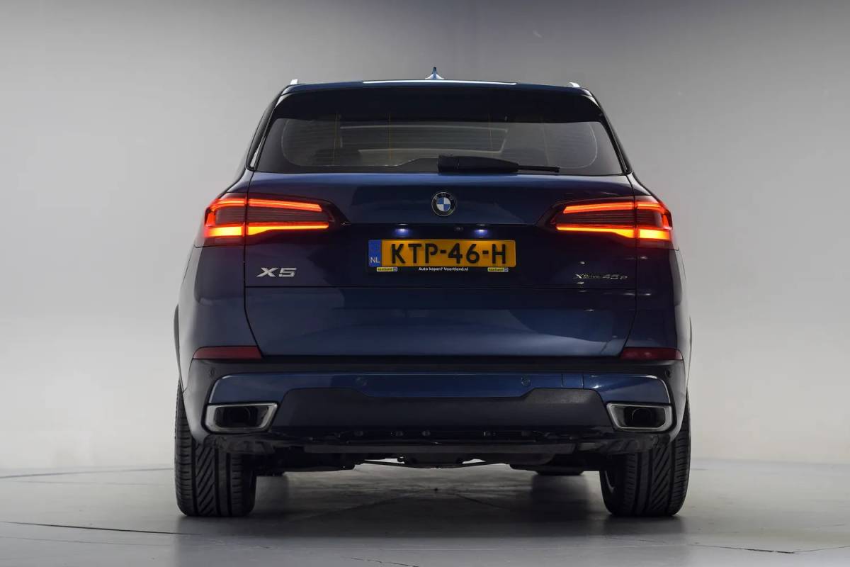 BMW X5 BMW X5 xDrive45e High Executive [ Panorama Luchtvering HUD Leder Stuur-&stoelverwarming]