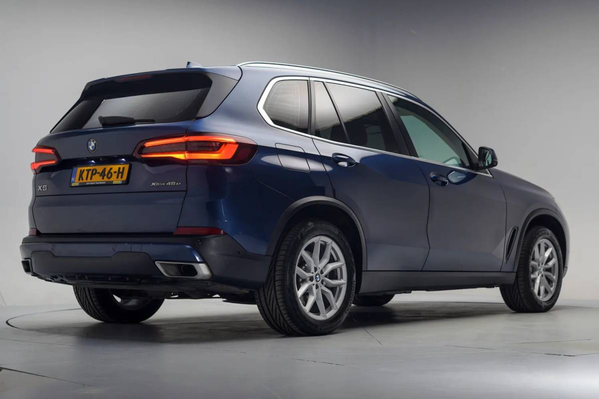 BMW X5 BMW X5 xDrive45e High Executive [ Panorama Luchtvering HUD Leder Stuur-&stoelverwarming]