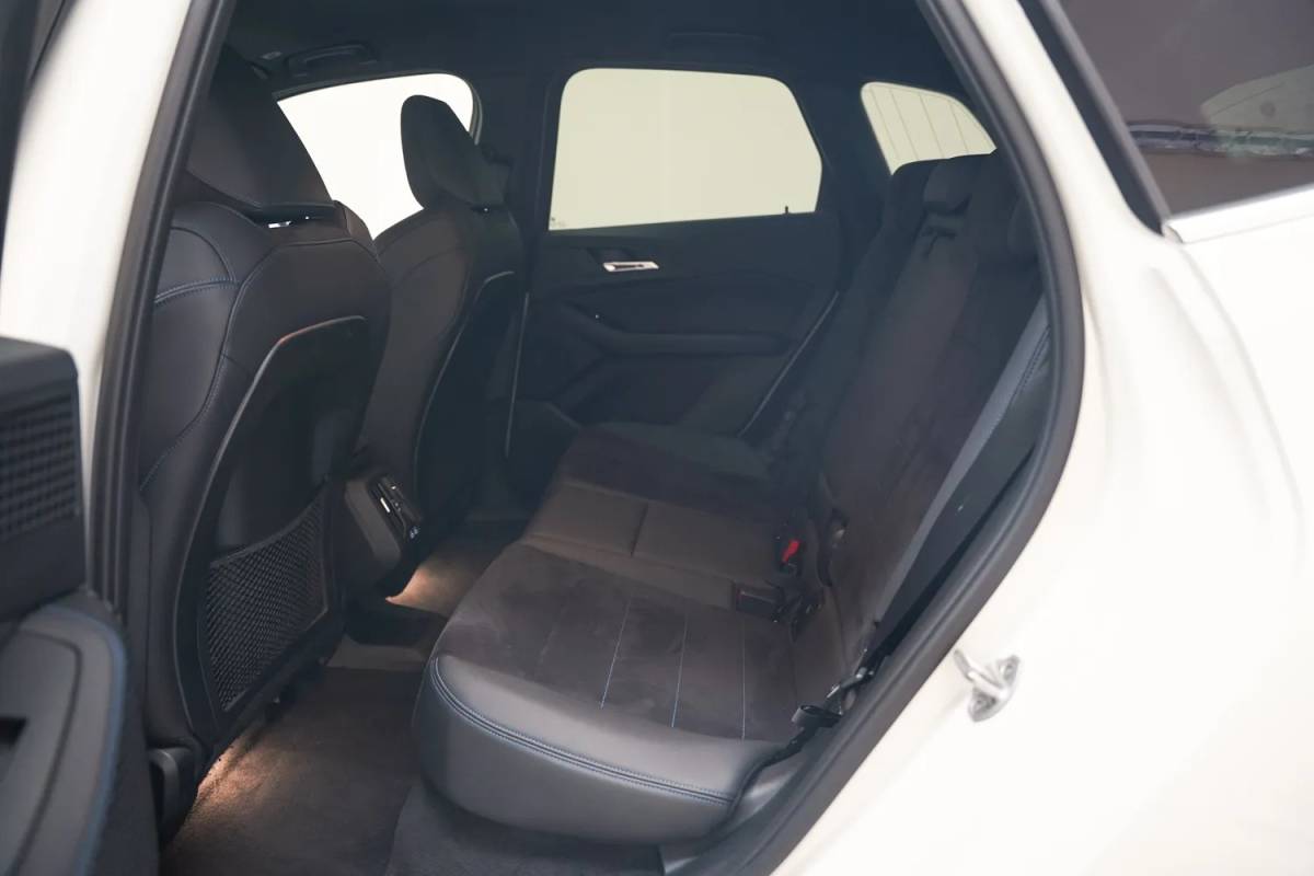 BMW 2 Serie BMW 2-serie Active Tourer 225e xDrive M Sport [ LED Memory Stuur-&stoelverwarming Camera ]
