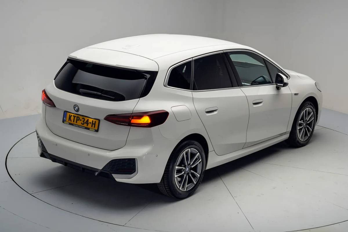 BMW 2 Serie BMW 2-serie Active Tourer 225e xDrive M Sport [ LED Memory Stuur-&stoelverwarming Camera ]